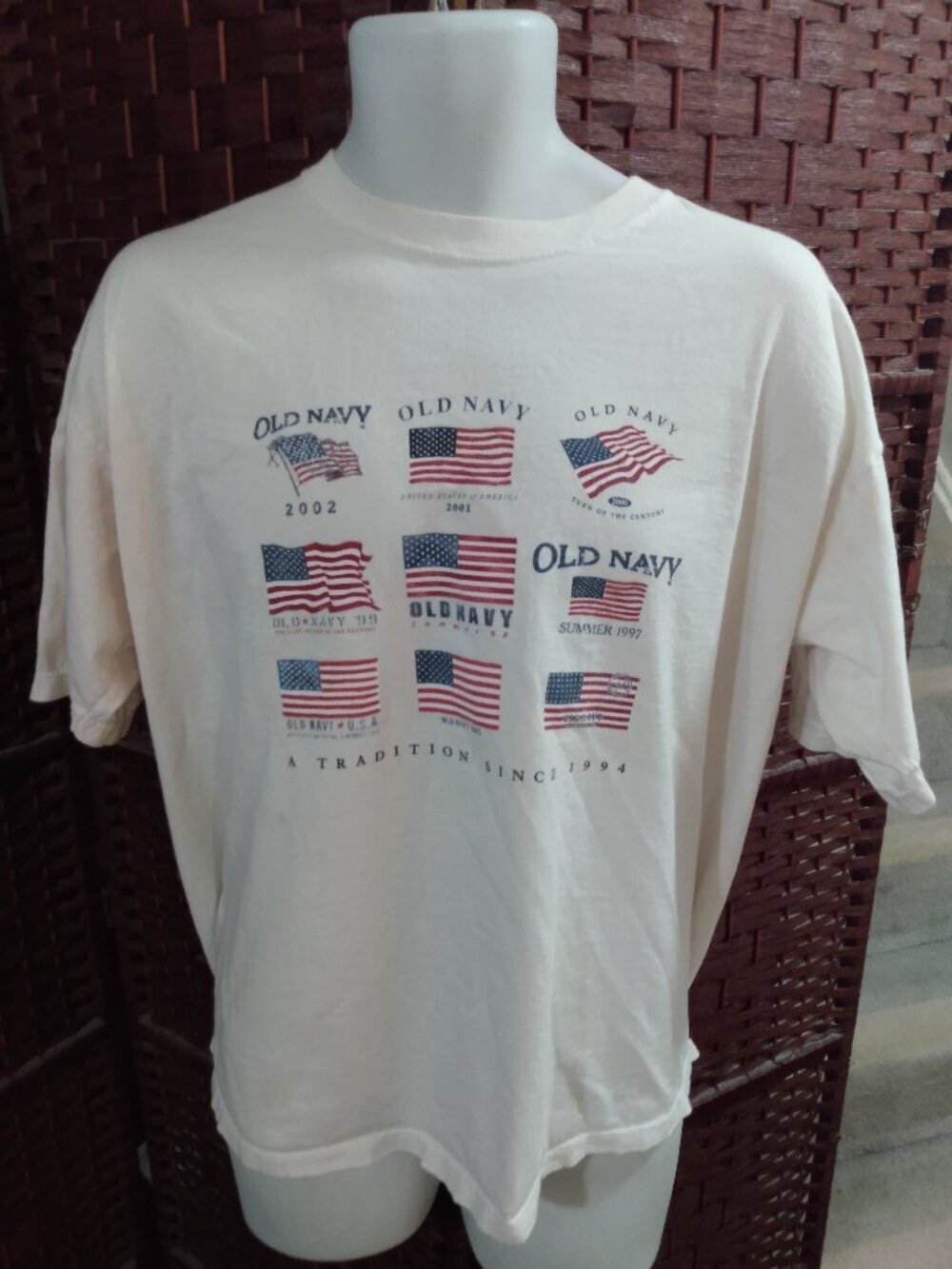 Rare Vintage 2002 Old Navy T Shirt Y2K USA Flags Large Flag